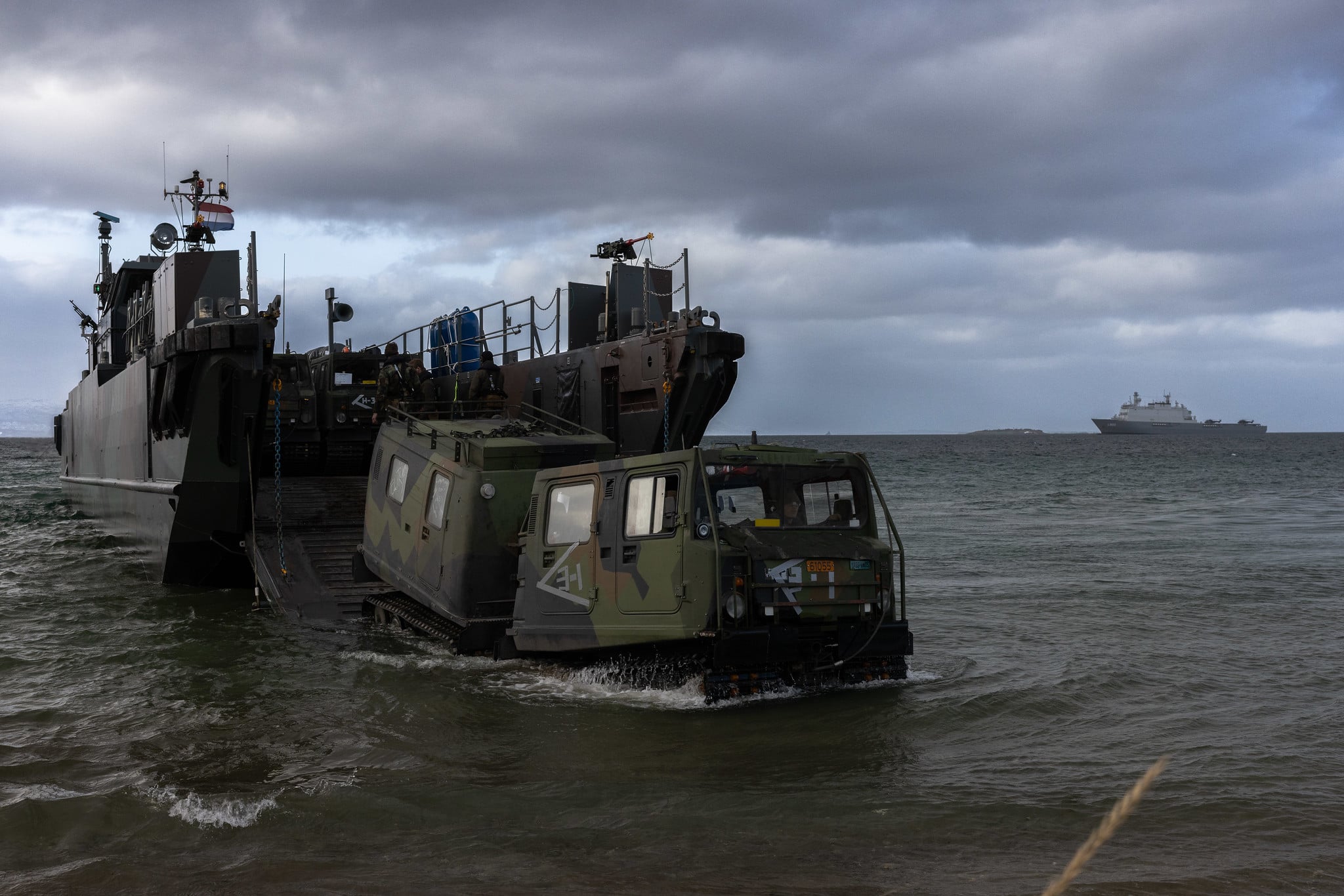 Entisiltä Nato-kenraaleilta tyrmäys Donald Trumpille: Käy kalliiksi USA:lle