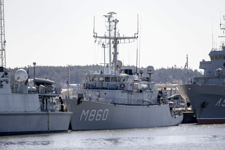 Naton miinantorjunta-alusosasto Turussa