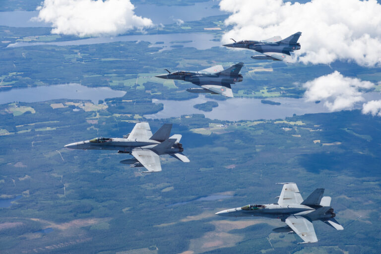 Ilmavoimien yhteinen lento