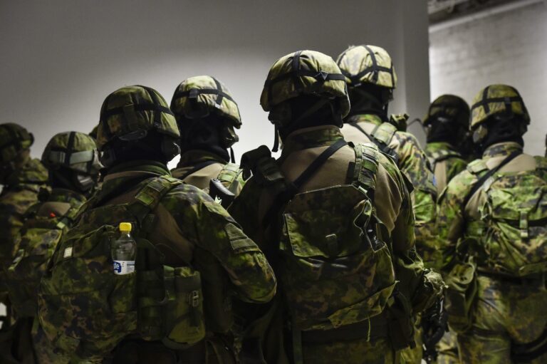 Kaartin jääkärirykmentti harjoittelee pääkaupunkiseudulla