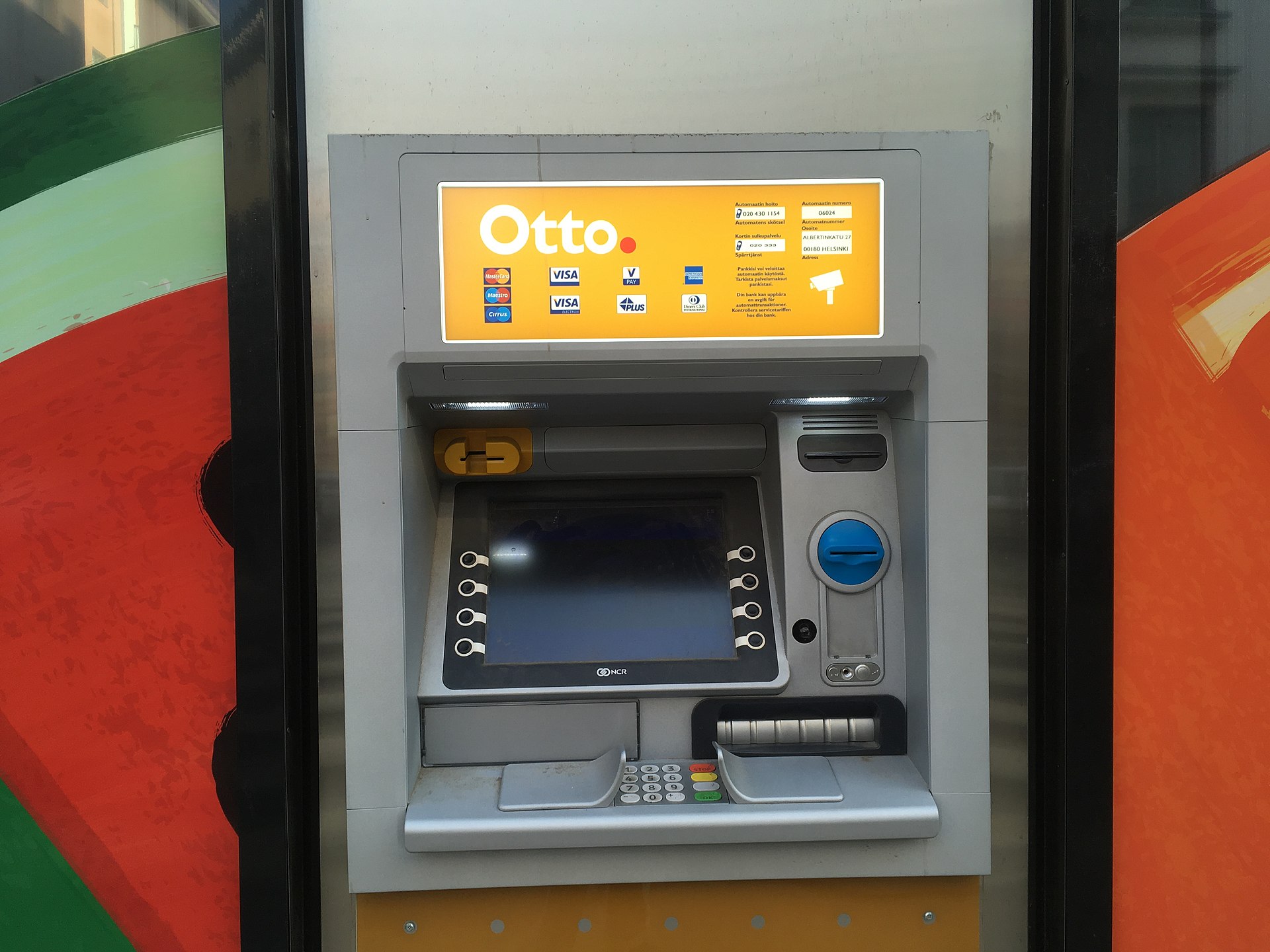 Pankkiautomaatti varastettiin kaupan seinästä Verkkouutiset