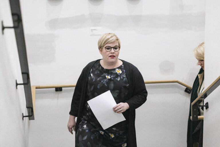 Valtiovarainministeri Annika Saarikko kertoo varautumisen ministerityöryhmän kokouksesta