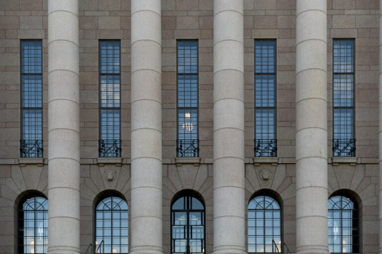 Palvelunestohyökkäys eduskunnan verkkosivuja vastaan