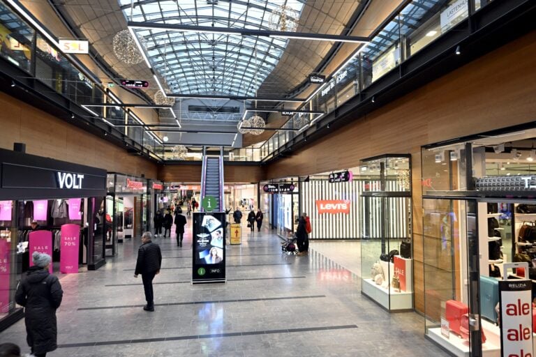 Nainen kuoli kiinniottotilanteessa Isossa Omenassa