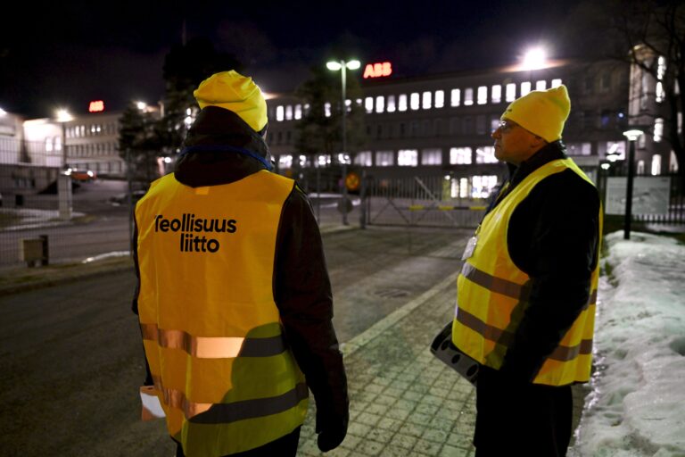 Lakkoja alkaa usealla toimialalla