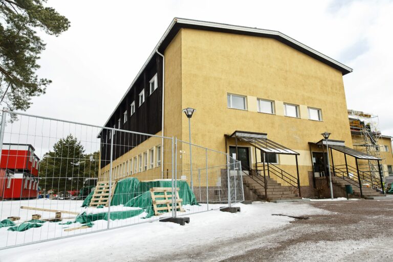 Miten käy Puolustusvoimien rapistuville kasarmeille tänä vuonna