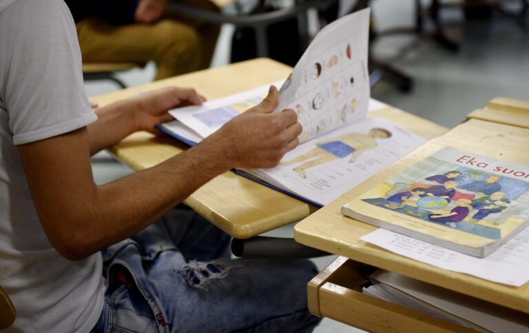 Ministeriön linjaukset maahanmuuttajien saamisesta nopeammin koulutukseen ja työelämään julkistetaan