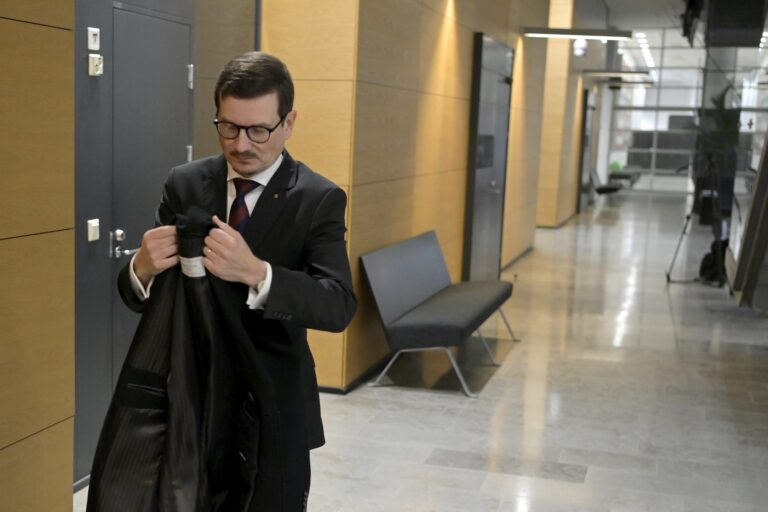 Viestikoekeskus-jutun pääistunto käräjäoikeudessa alkaa