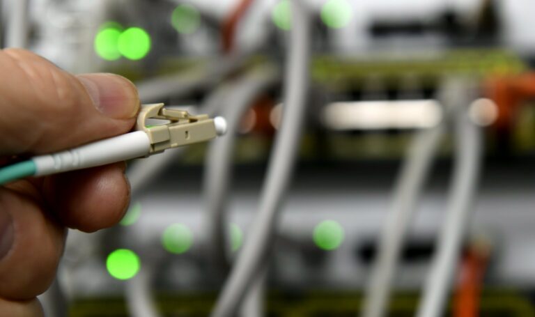 Missä vaiheessa tiedustelulaki menee?