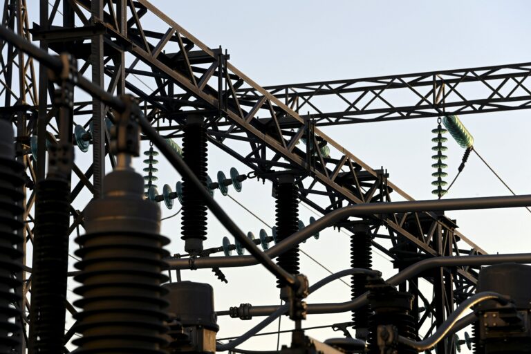 Sähkön pörssihinta rajussa nousussa