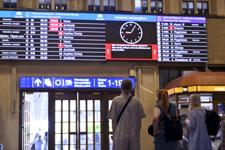 Ratainfran järjestelmävika aiheuttaa huomattavia myöhästymisiä Keravan ja Riihimäen välillä