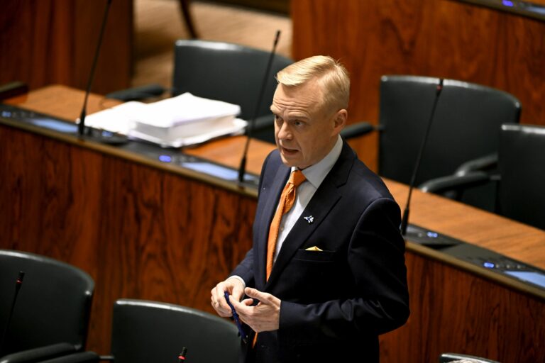 Eduskunnan täysistunto