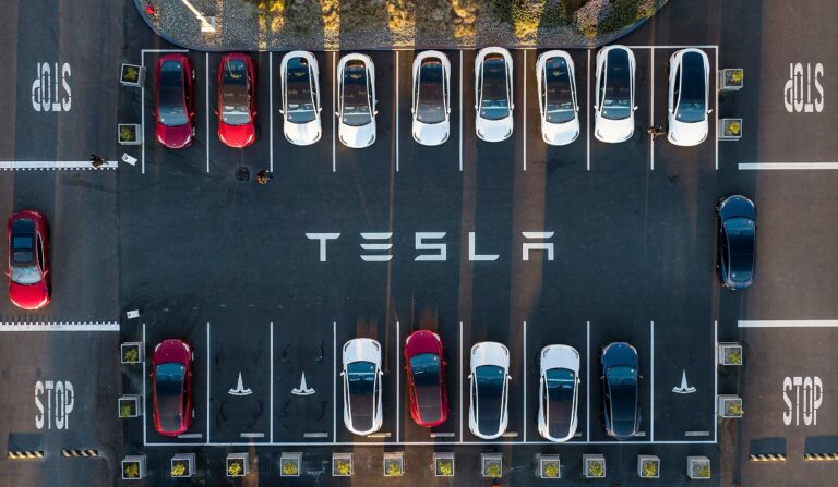 US transition to electric vehicles faces delays