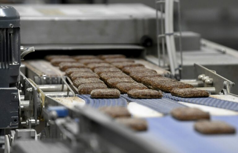 Vaasan ottaa käyttöön Vantaan leipomossa uuden leipälinjaston