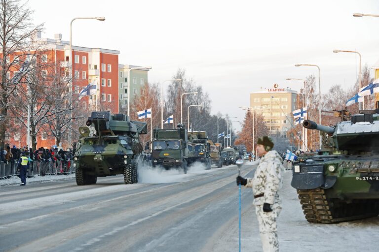 Itsenäisyyspäivä - Paraati Oulussa