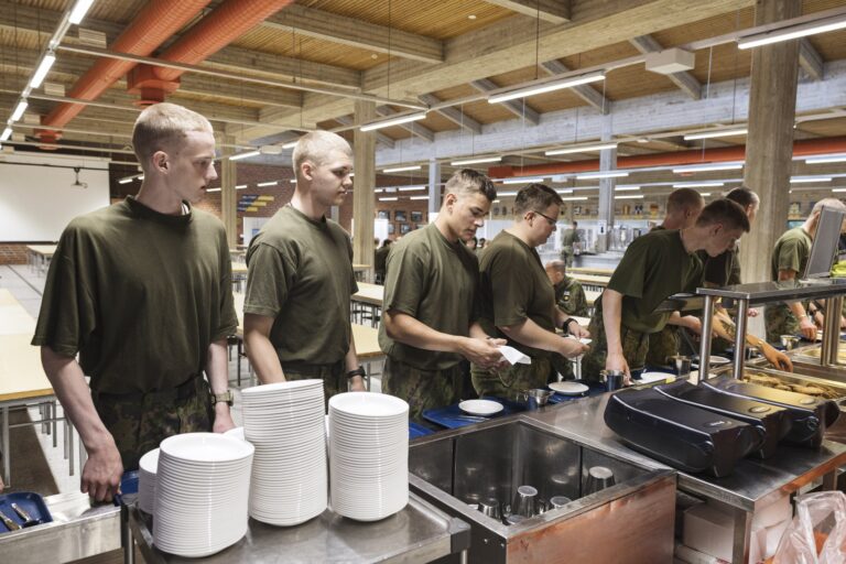 Varusmiesten uudistunut iltapala