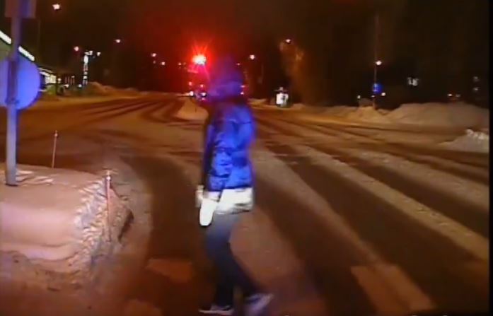 poliisi_jalankulkija