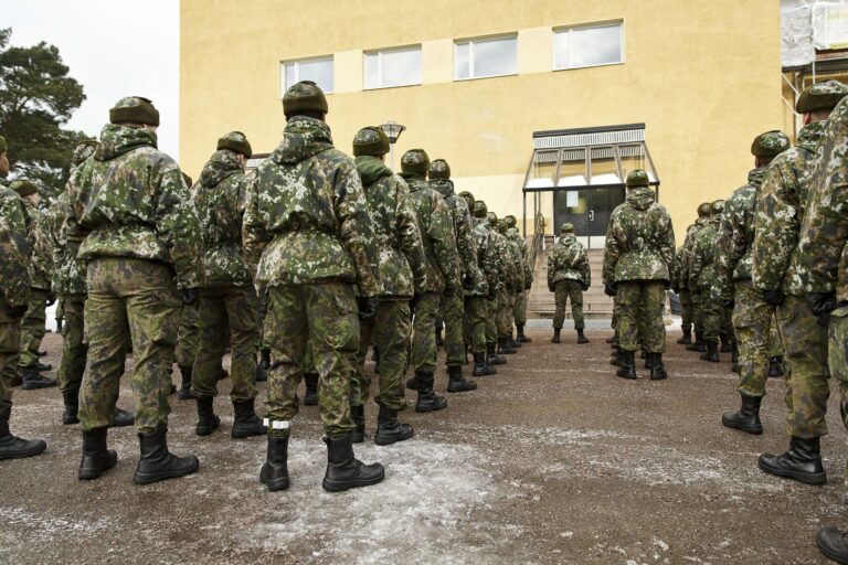 Miten käy Puolustusvoimien rapistuville kasarmeille tänä vuonna