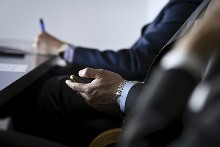 Miehiä liike-elämässä -kuvituskuvaa