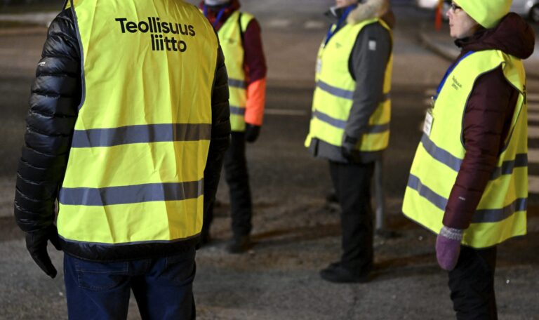 Lakkoja alkaa usealla toimialalla