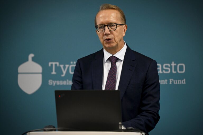 Työllisyysrahaston lehdistötilaisuus yleisen taloustilanteen vaikutuksista rahaston talouteen