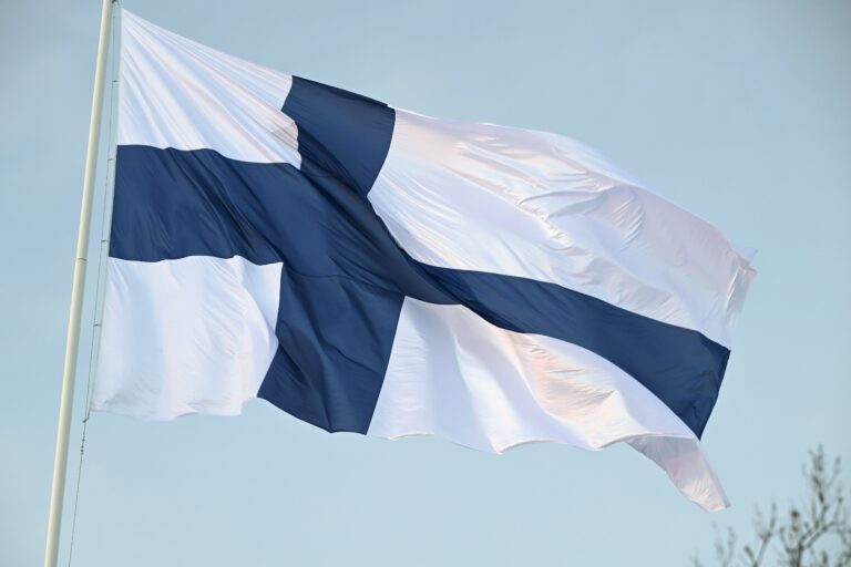 Itsenäisyyspäivä - Lipunnosto