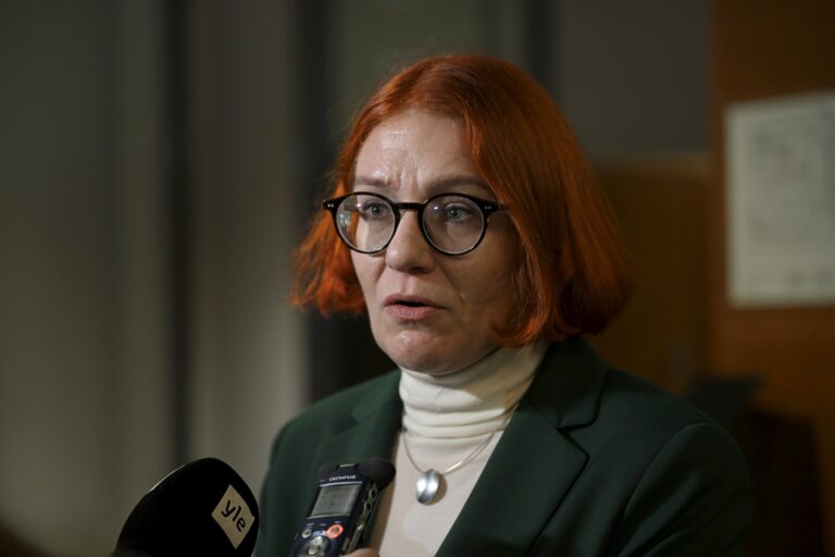 Työnantajaliittojen ja palkansaajakeskusjärjestöjen määrä keskustella uudesta työmarkkinamallista