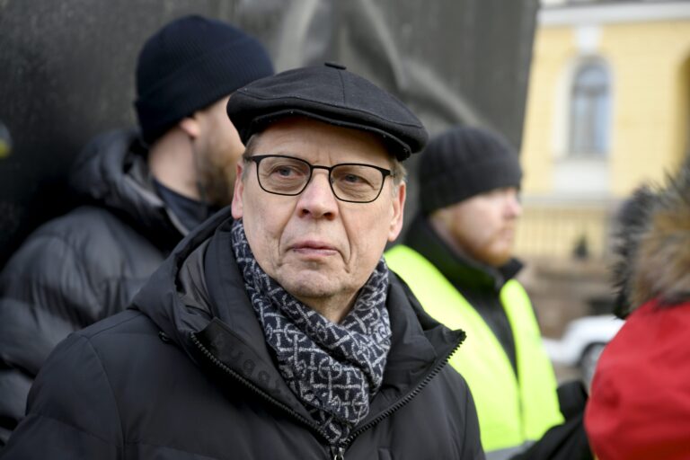 SAK ja STTK järjestävät mielenosoituksen hallituksen heikennyksiä vastaan