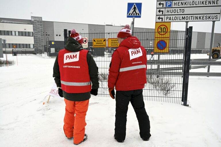 Palvelualojen ammattiliitto poliittisiin lakkohin kaupan logistiikan alalla