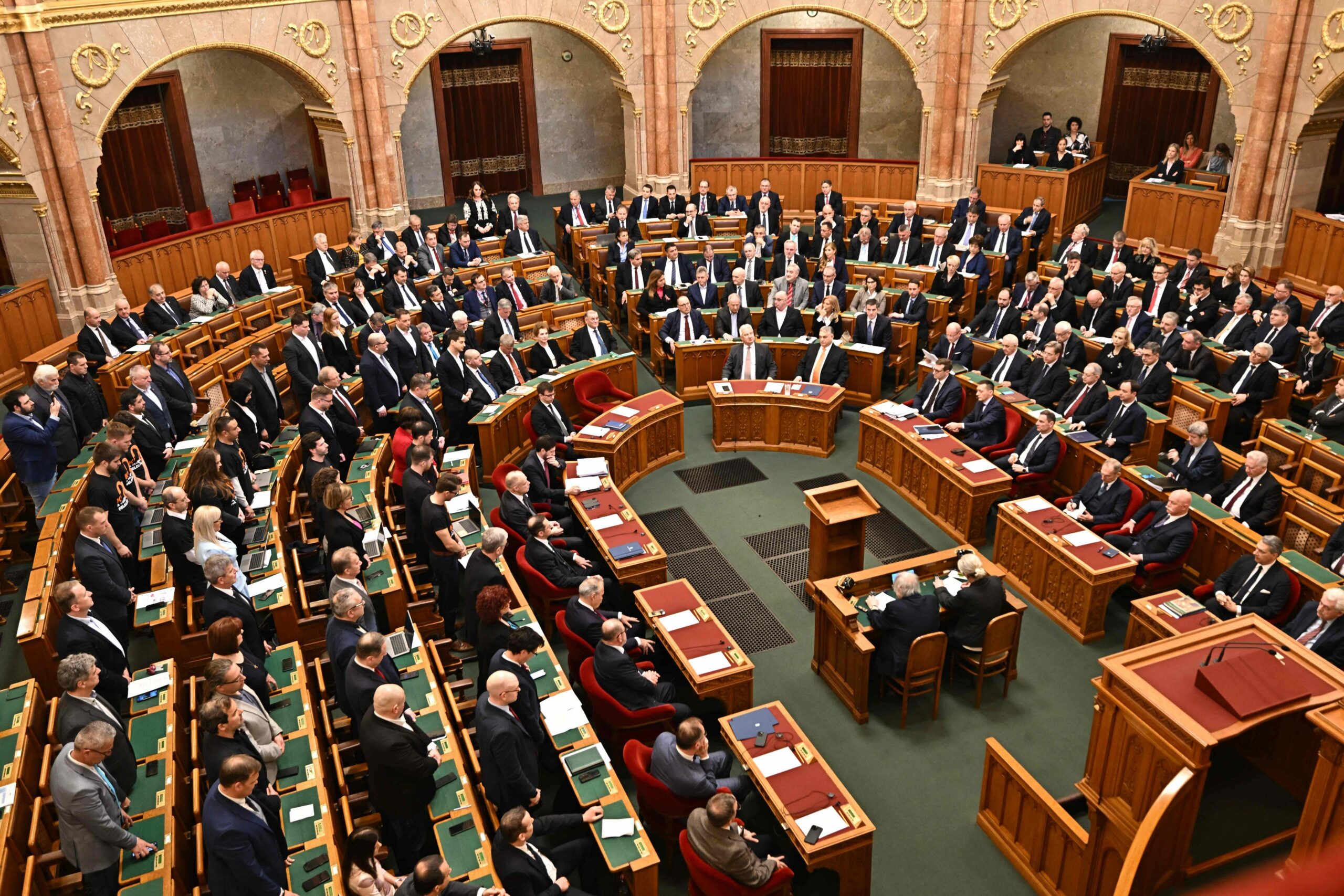 Unkarin parlamentti äänesti Ruotsin Nato-jäsenyyden puolesta