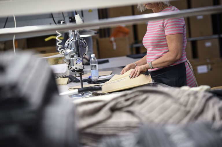 Kotimaista vaatetuotantoa