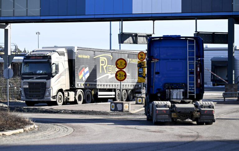 Laajat lakot pysäyttävät vientiä ja tuontia maanantaista alkaen