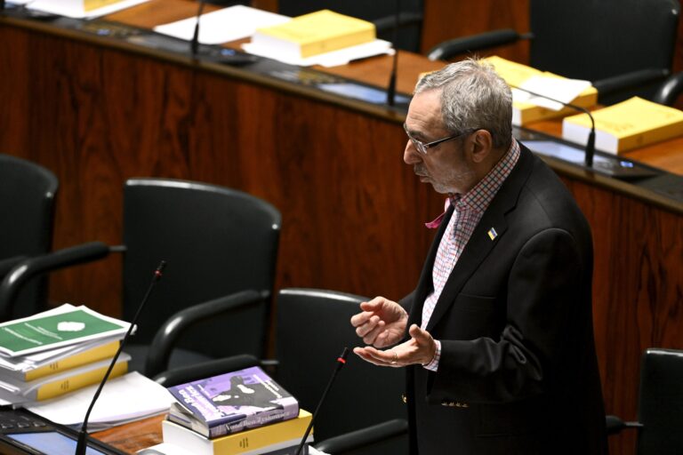 Eduskunnan täysistunto