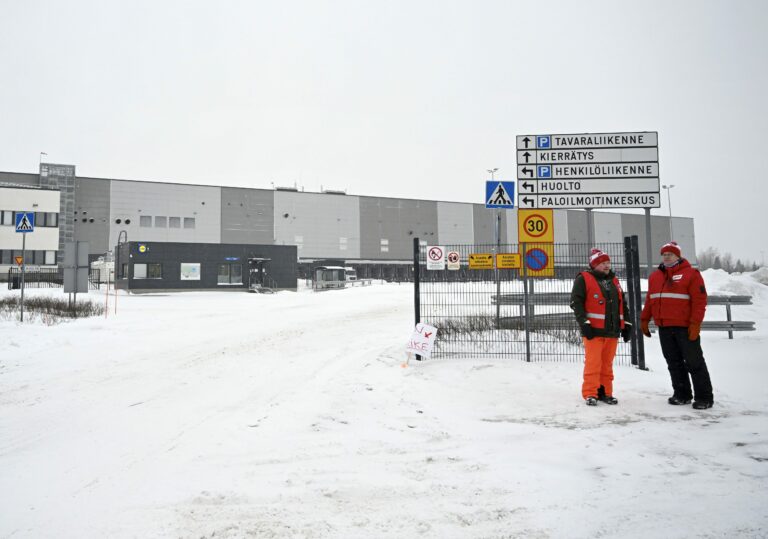 Palvelualojen ammattiliitto poliittisiin lakkohin kaupan logistiikan alalla