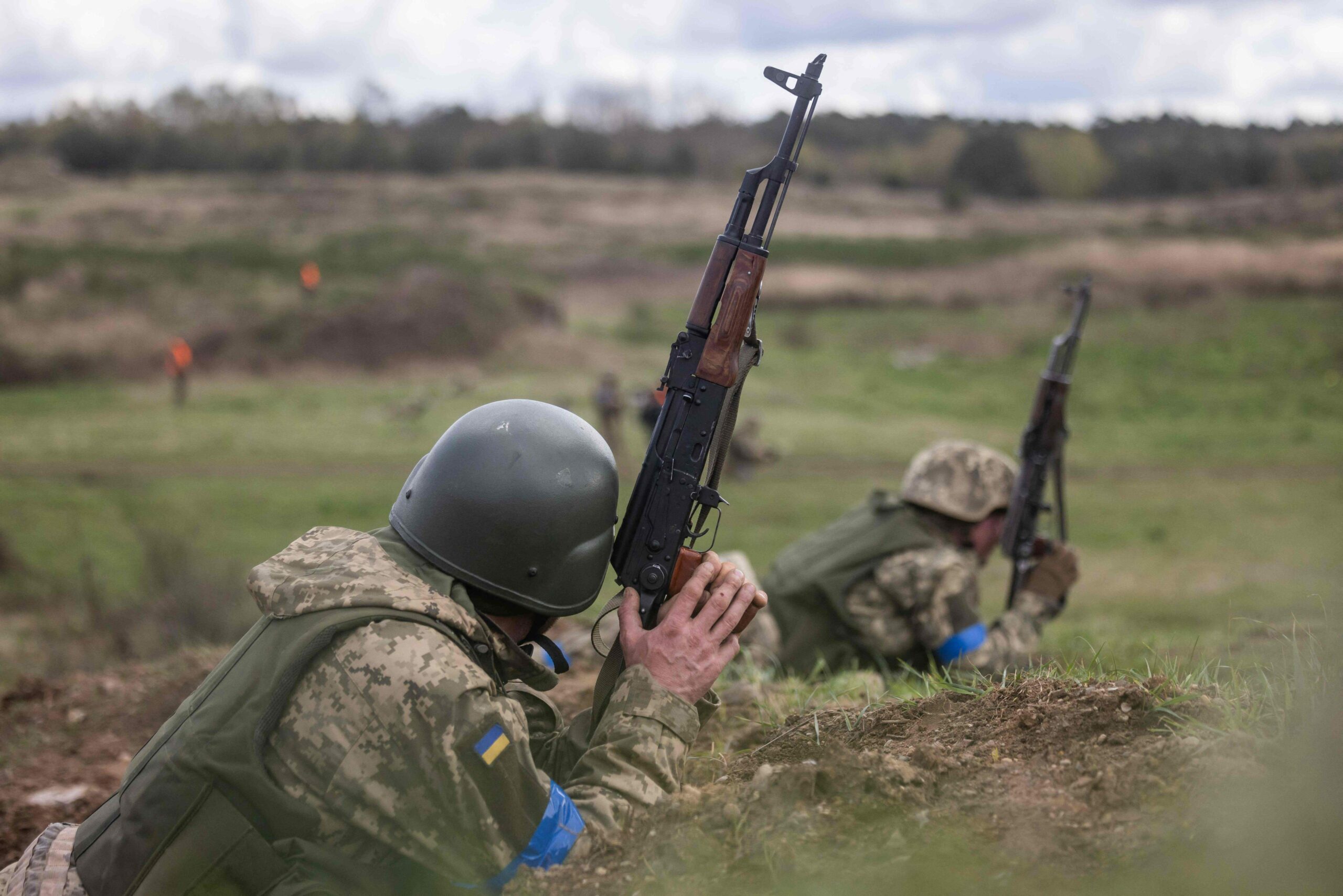 Liettua ja Puola pohtivat keinoja sotilasikäisten miesten palauttamiseksi Ukrainaan