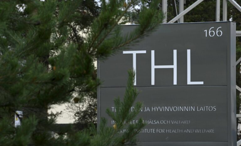 THL:n info koronatilanteesta, rokotusten tehon kestosta ja koronaan liittyvistä kuolemista