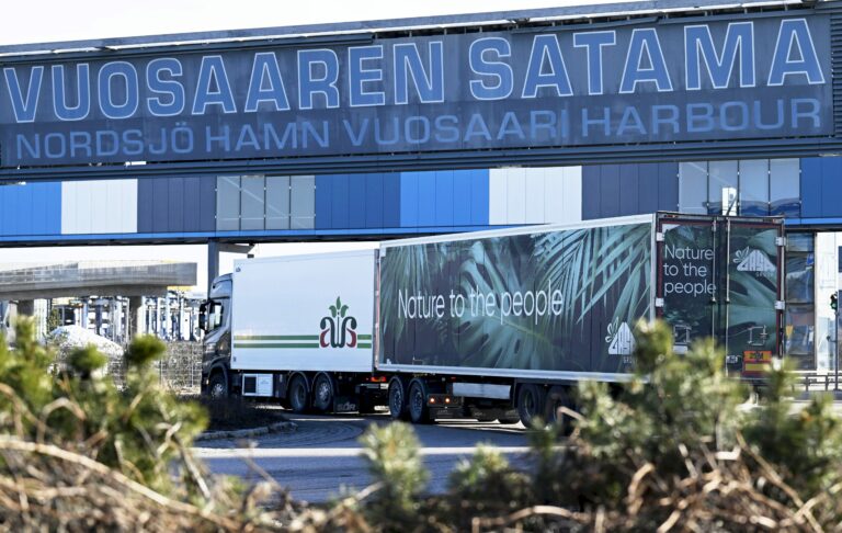 Laajat lakot pysäyttävät vientiä ja tuontia maanantaista alkaen