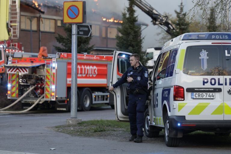 Koulu palaa Espoossa