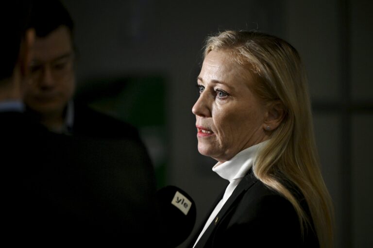 Työministeri Arto Satonen järjestää Suomen työmarkkinamallin kehittämistä käsittelevän tilaisuuden