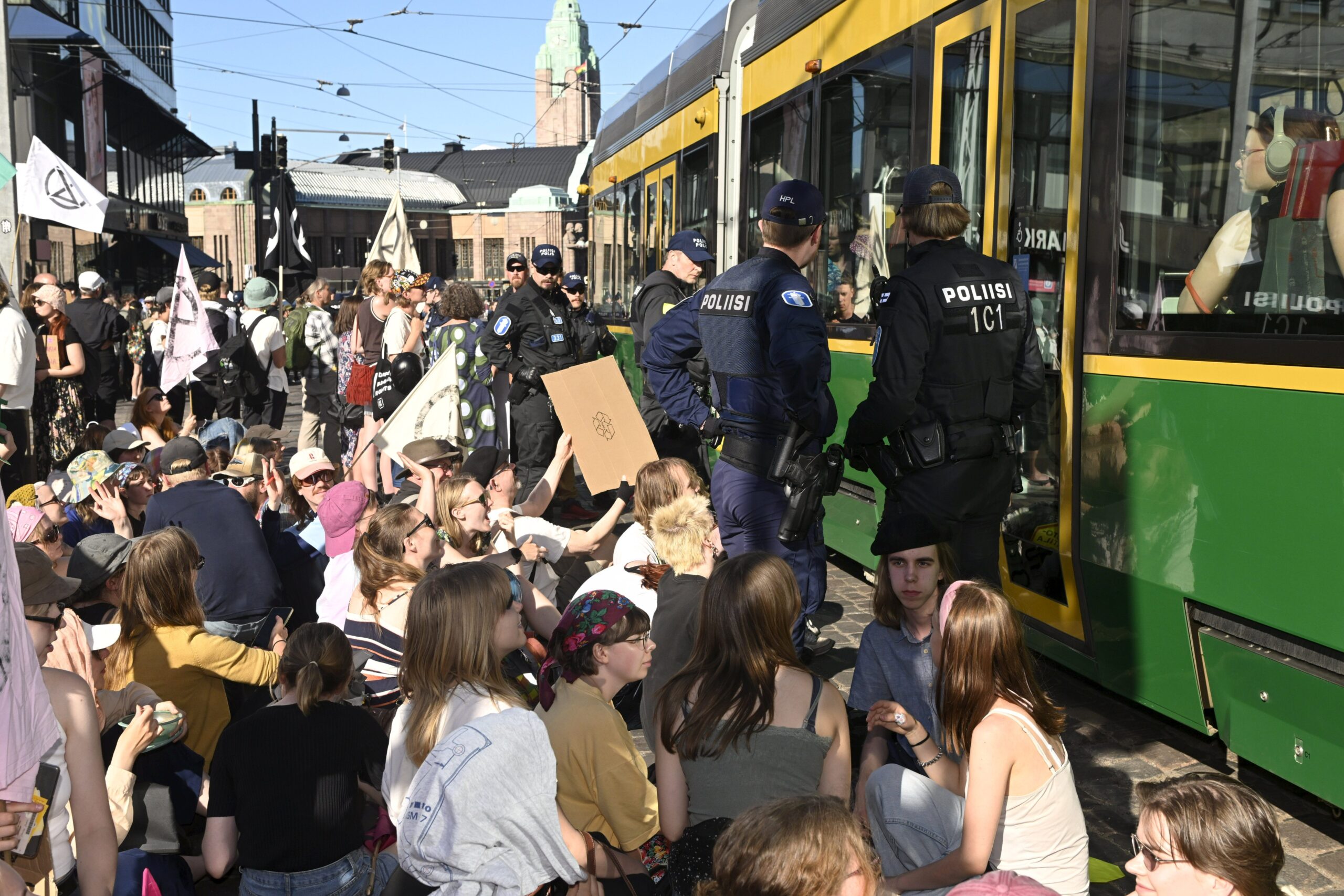 Elokapina Aikoo Pys ytt Moottoritien Ruuhka aikana Verkkouutiset