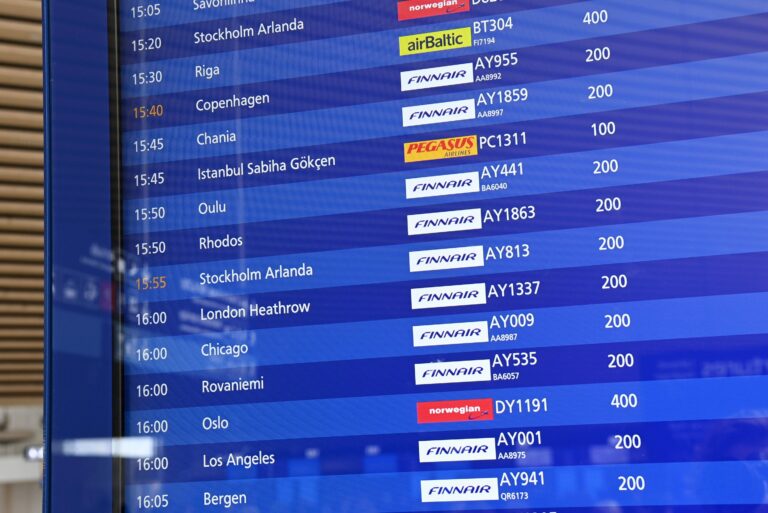 Suomeen palaavat matkustajat