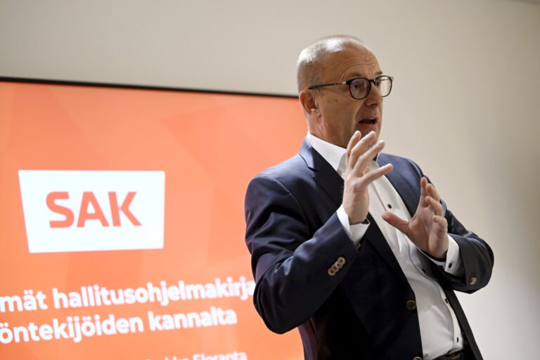 SAK:n mediatilaisuus Onko suuntamme kohti Ruotsia?