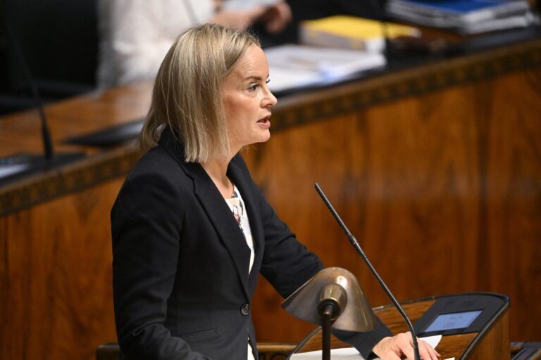 Eduskunnan täysistunto