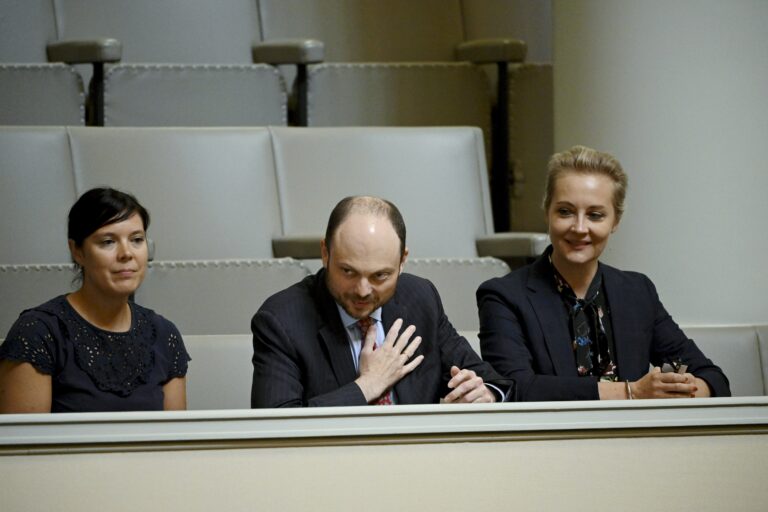 Eduskunta - täysistunto