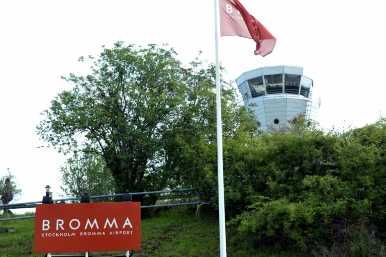 Finnairin avajaislento Tukholman Bromman lentokentälle