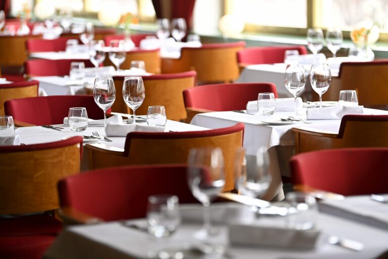 Ravintolat odottavat vilkasta vappua ja äitienpäivää - koko loppuvuosi näyttää lupaavalta