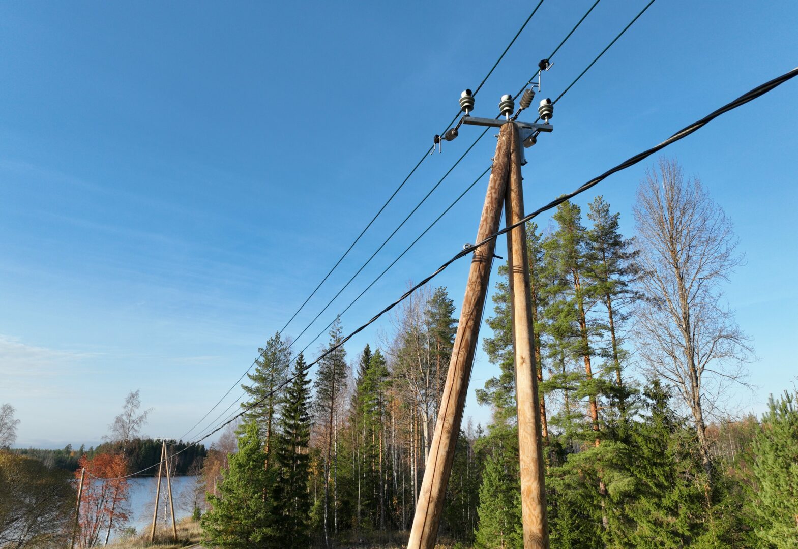 hirmumyrskyn-j-ljilt-tuhannet-ilman-s-hk-suomessa-verkkouutiset
