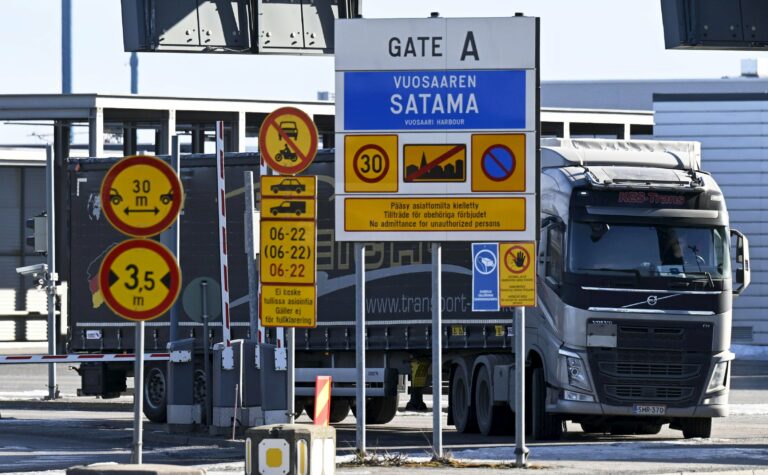 Laajat lakot pysäyttävät vientiä ja tuontia maanantaista alkaen