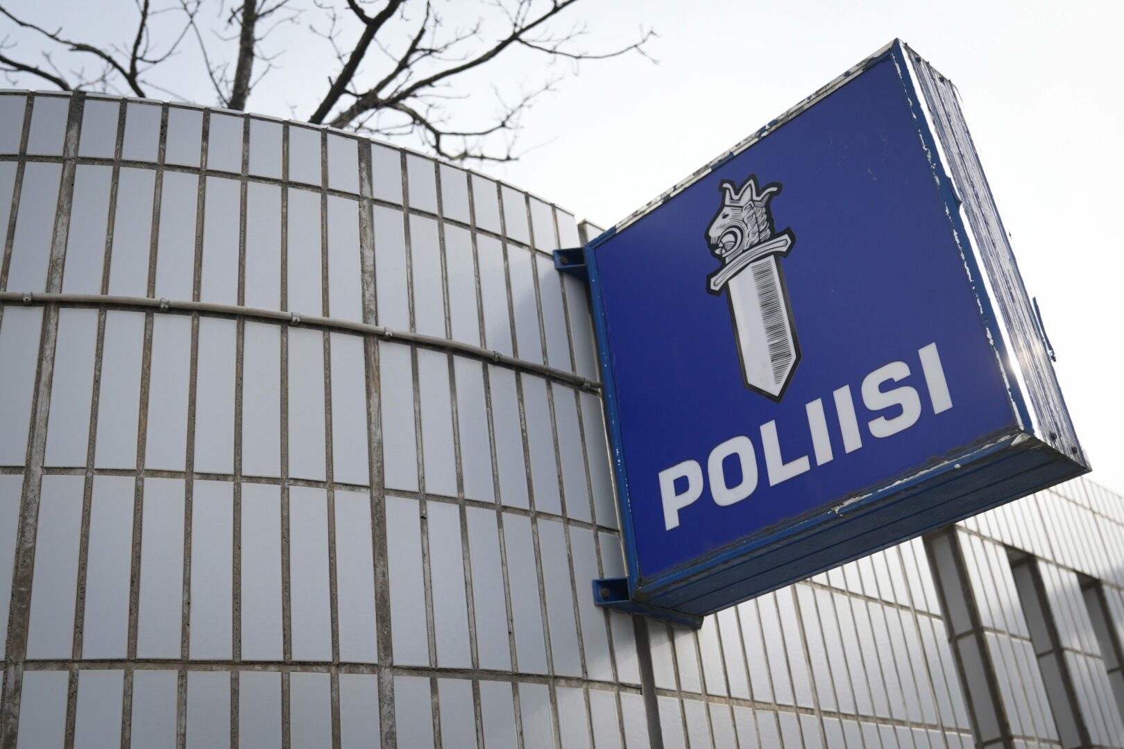 AL Autoilija Ajoi Ihmisten P lle Useita Loukkaantunut Verkkouutiset
