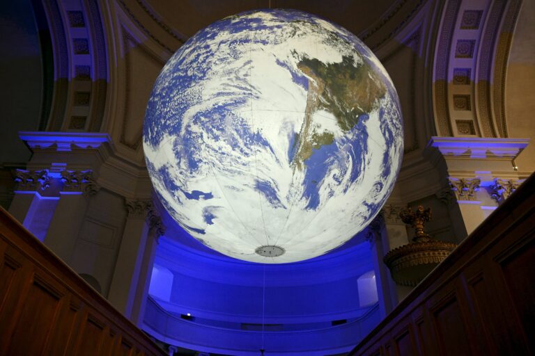 Gaia-maapallo Tuomiokirkossa